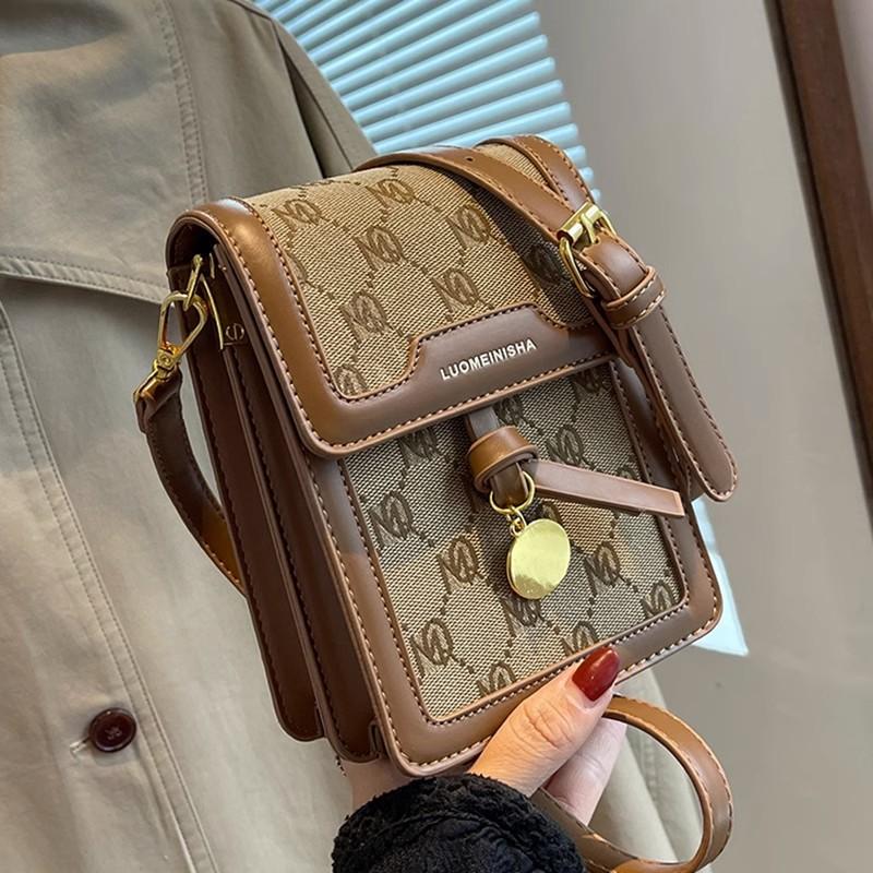New Mini Cell Phone Bag Retro Geometric Flower Girl Shoulder Bag Fashion with Cover Ladies Crossbody Metal Decoration PU Materia