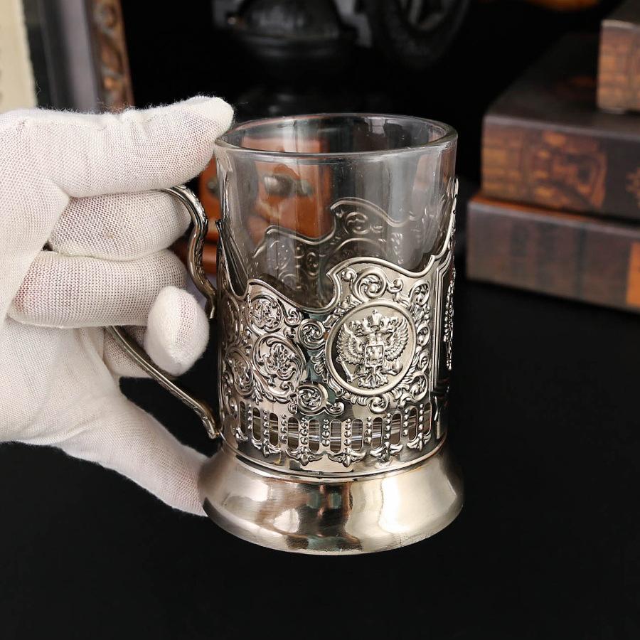 Vintage Russisch-Stil Whiskeyglasbecher mit Henkel Kreatives Metall-Trinkgeschirr für Partys und Treffen