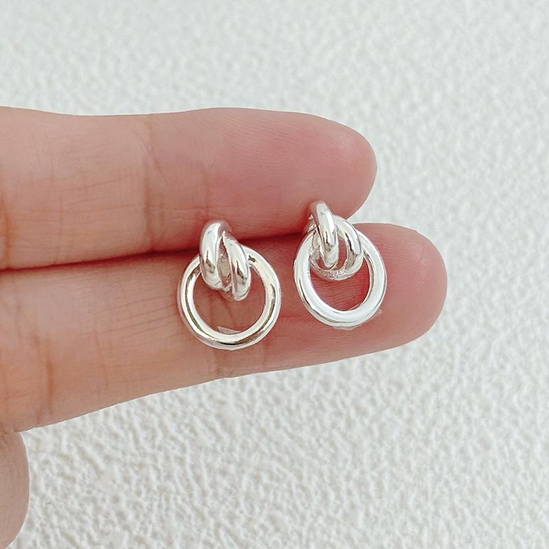Geometric Twisted Circle Stud Earrings – Versatile Retro Elegant Women's Jewelry