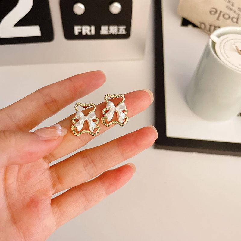 Checkered Bow Plush Bear Earrings New American College Style Coffee Colored High-End Unique Earrings Cute Plush Gril Earrings