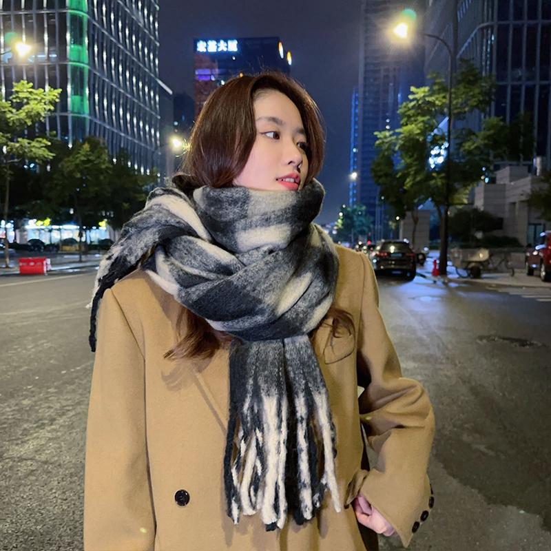 New Winter Knitted Scarf For Women's Versatile Solid Color Black And White Plaid Warmth And Thickening