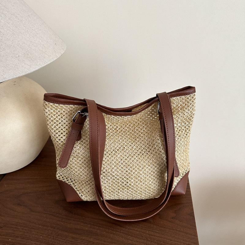 

Новая летняя сумка-тоут под мышкой, универсальная студенческая сумка для учебы, красивая, универсальная, большой вместимости, женская сумка на плечо коричневый