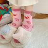 Super Niedliche Cartoon-Socken Mittellange Socken Saison Dicke Warme Korallenfleece-Socken Gestickter Ausdruck Boden-Schlafsocken