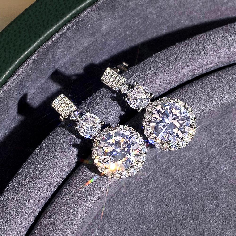 Dominantes Temperament Runde Super Flash Ohrringe, Französisches Temperament Hongkong-Stil Bankett Leichter Luxus Ohrringe, Klassischer Schmuck