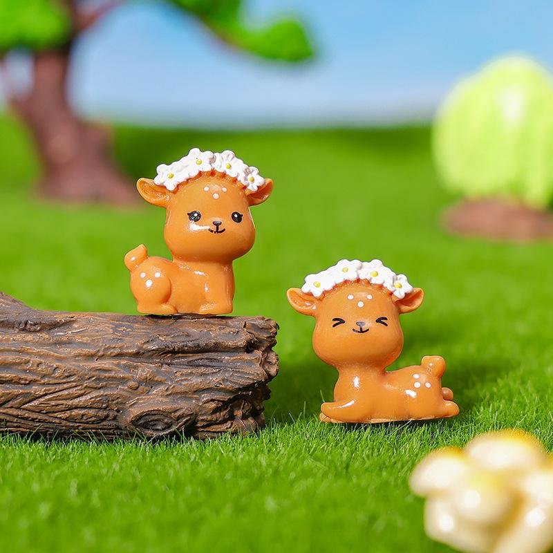 Micro-landscape Decorative Items, Simulated Deer Creative Car Home Desktop Resin Craft Decorative Small Ornaments Accessories