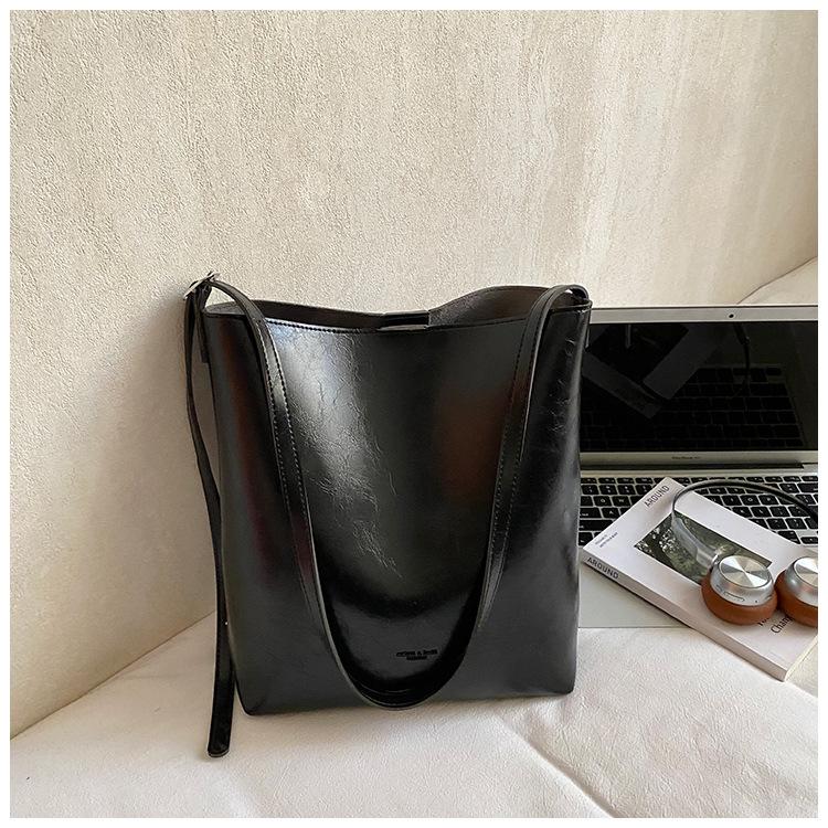 Large Capacity Bag Women's Winter New Solid Color One-shoulder Crossbody Bag Casual Commuter Bag Bucket Bag
