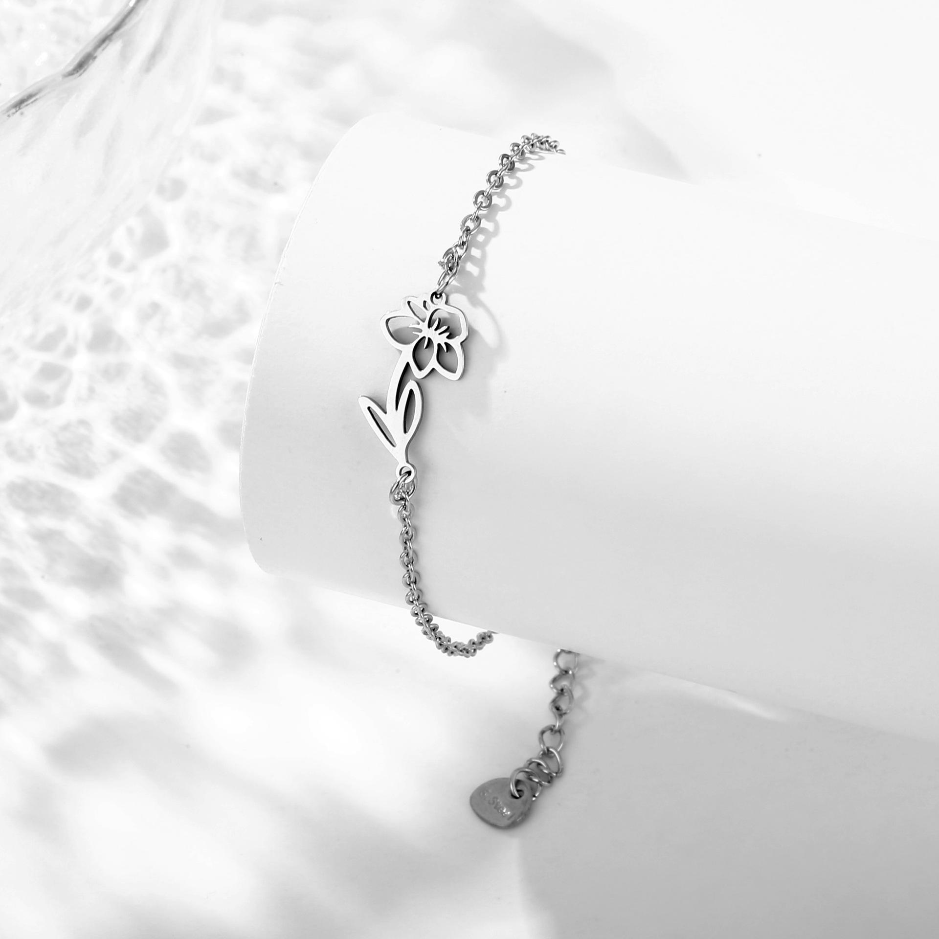 

December Birth Flower Jewelry Minimalist Floral Bracelet Fashion Pendant Accessory