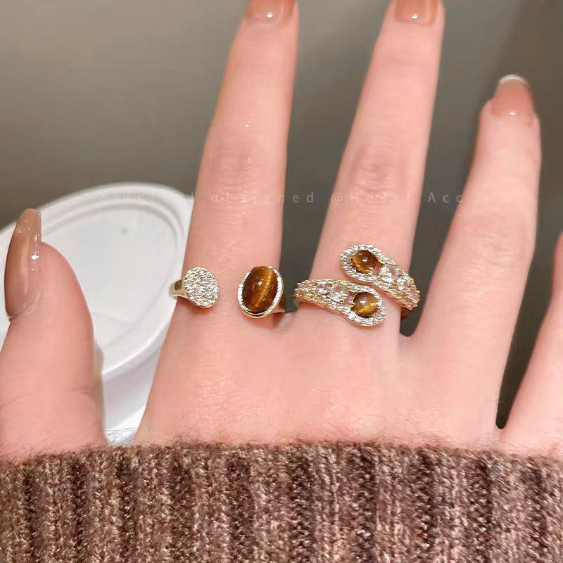 Maillard Serpentine Tiger'S Eye Alloy Ring, Women'S Unique Design Sense, Retro High Sense, Light Luxury, Live Index Finger Ring