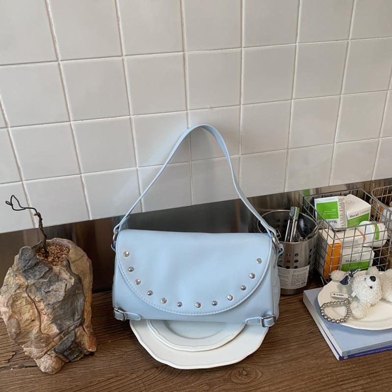 IELGY Ladies Rivets One-Shoulder Underarm Bag Commuter All-Match Portable Pillow Bag
