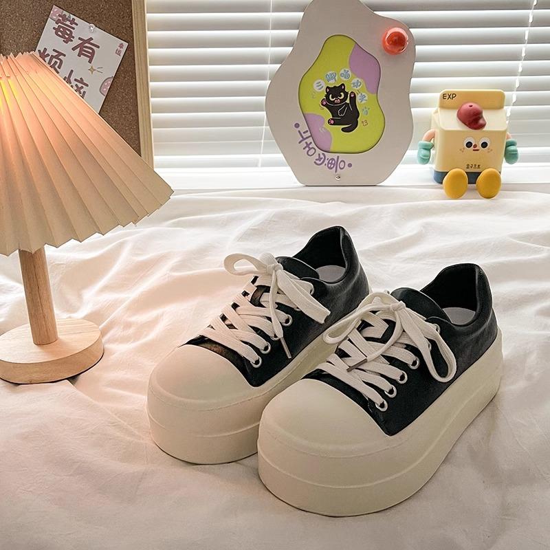 Fashion Height Increasing Thick Women Shoes 2025 Spring New Fashion Commuting Retro Casual Sports Board Shoes Women Sneakers