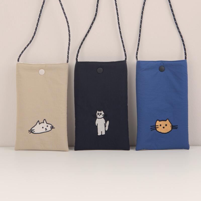 

Airy Phone Bag - What s Wrong with Cat Blue