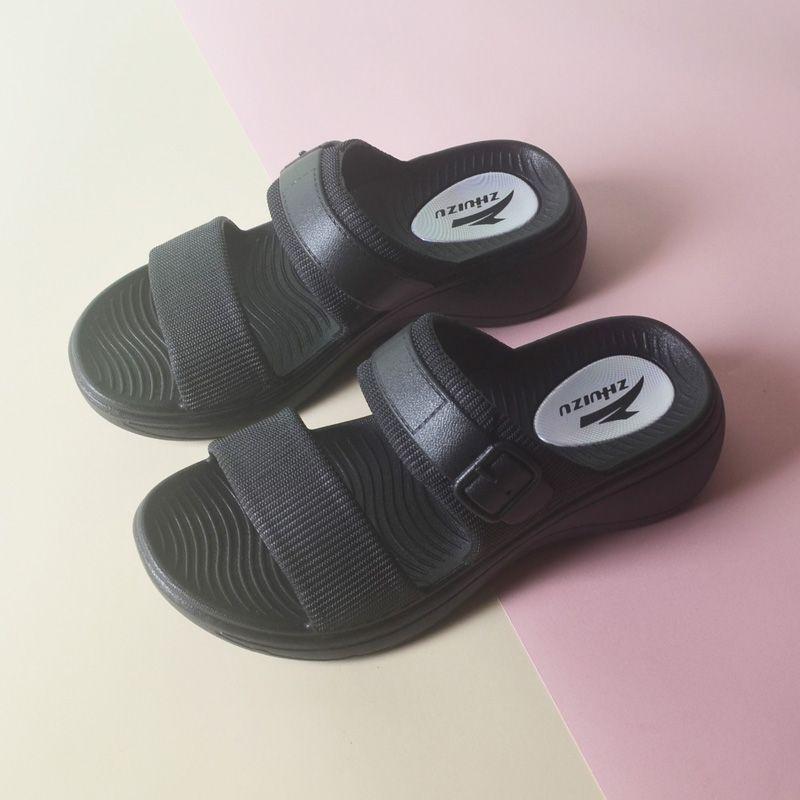 

Летние женские сандалии на толстой подошве и танкетке, пластиковые домашние соломенные нескользящие удобные водонепроницаемые универсальные женские туфли, шлепанцы 38 чёрный