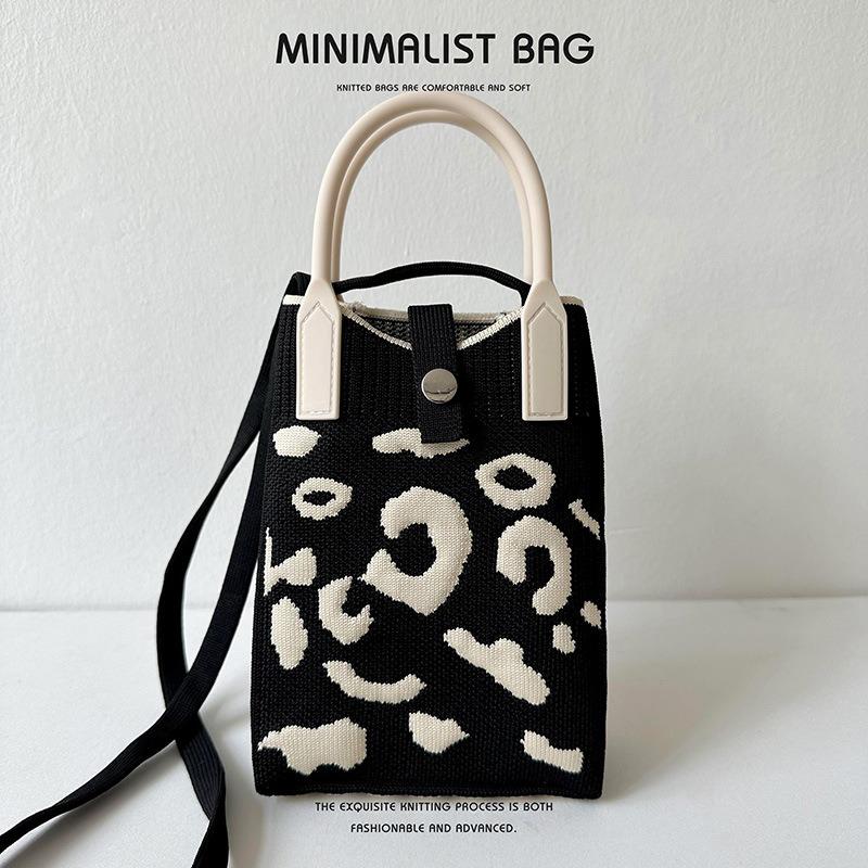 

Черно-белая вязаная мини-сумка с леопардовым принтом для телефона, сумка через плечо, женская карманная сумочка, маленькая квадратная сумка One Size чёрный