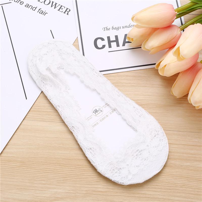 

Women s Non-Slip Lace-Trim Low-Cut Invisible Socks One Size белый