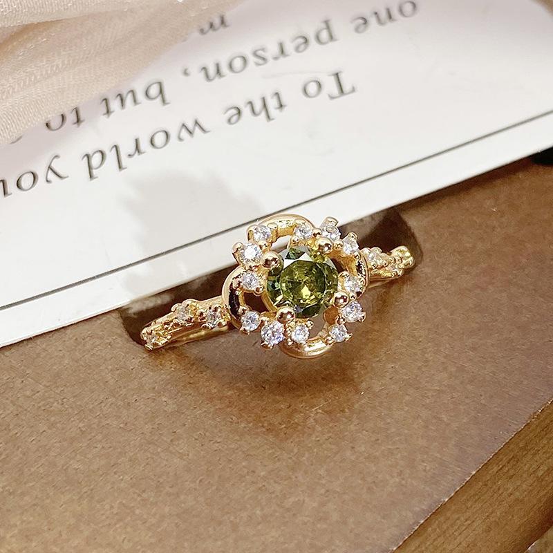 Medieval Vintage Retro High-End Colored Treasure Apple Green Open Ring For Women To Wear Exquisite Rings