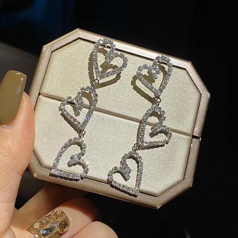 Elegant Zirconia Heart Earrings for Women, French Niche Design, Slimming Effect for Round Faces