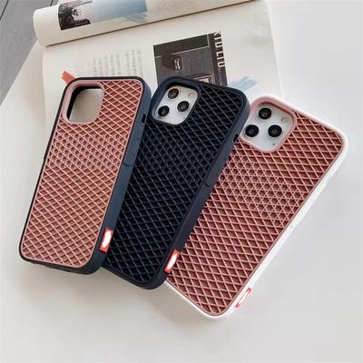 Custodia in silicone per telefono con design a suola di scarpa a nido d'ape per iPhone 16, 15, 14, 13, 12, 11 Pro Max, XR, XS, X, 8 Plus, 7, 6 - Cover resistente ed elegante