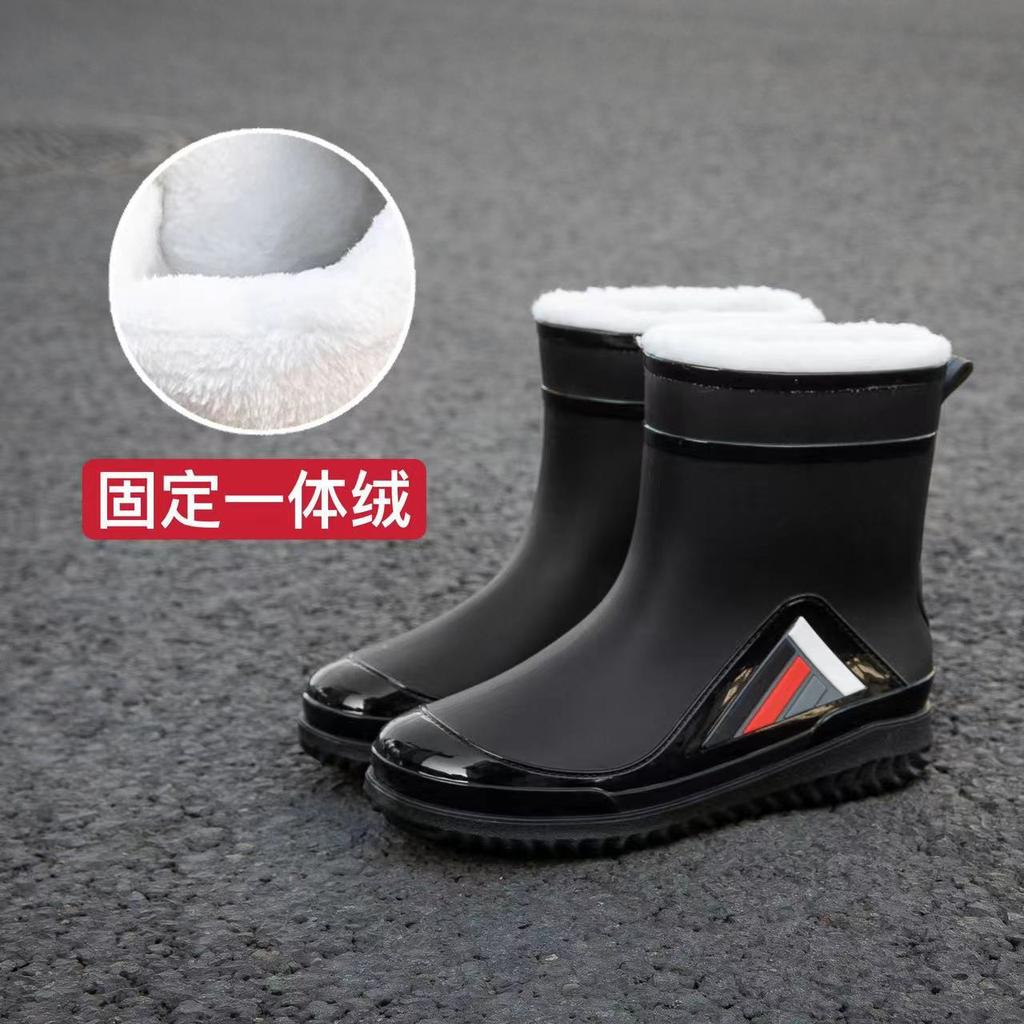 Rain shoes men's medium tube non-slip waterproof shoes new fashion outdoor closed water boots warm short tube rubber shoes men's fashion
