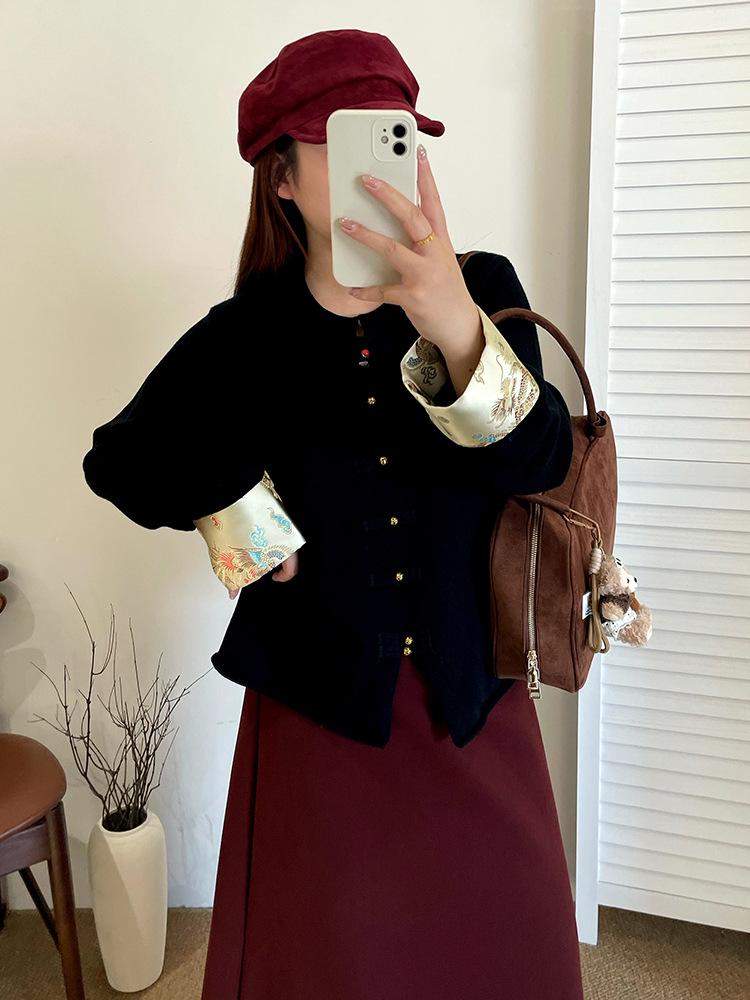 Elegant Plus Size Women's Red Jacket - New Chinese National Style, Autumn 2025 Knitwear, Style 22115