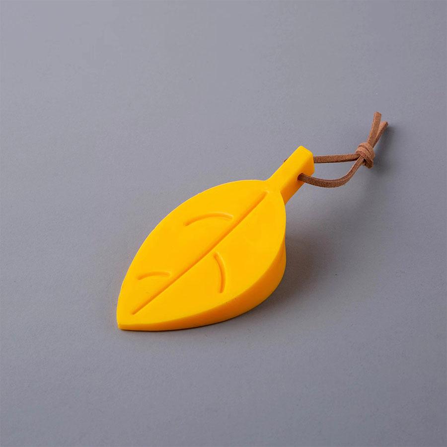 1pc Leaf Shaped Silicone Door Stopper, Polished Metal Surface, Hangable Windproof Door Stop, Anti-Pinch Safety Door Clamp Best