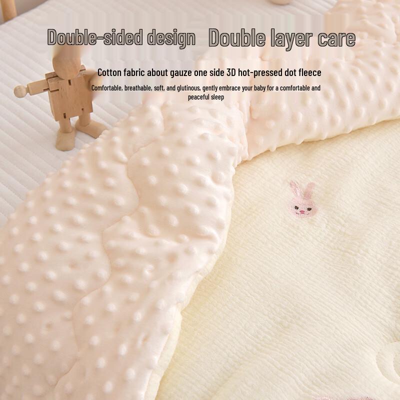 mling Baby Seersucker Embroidered Quilt