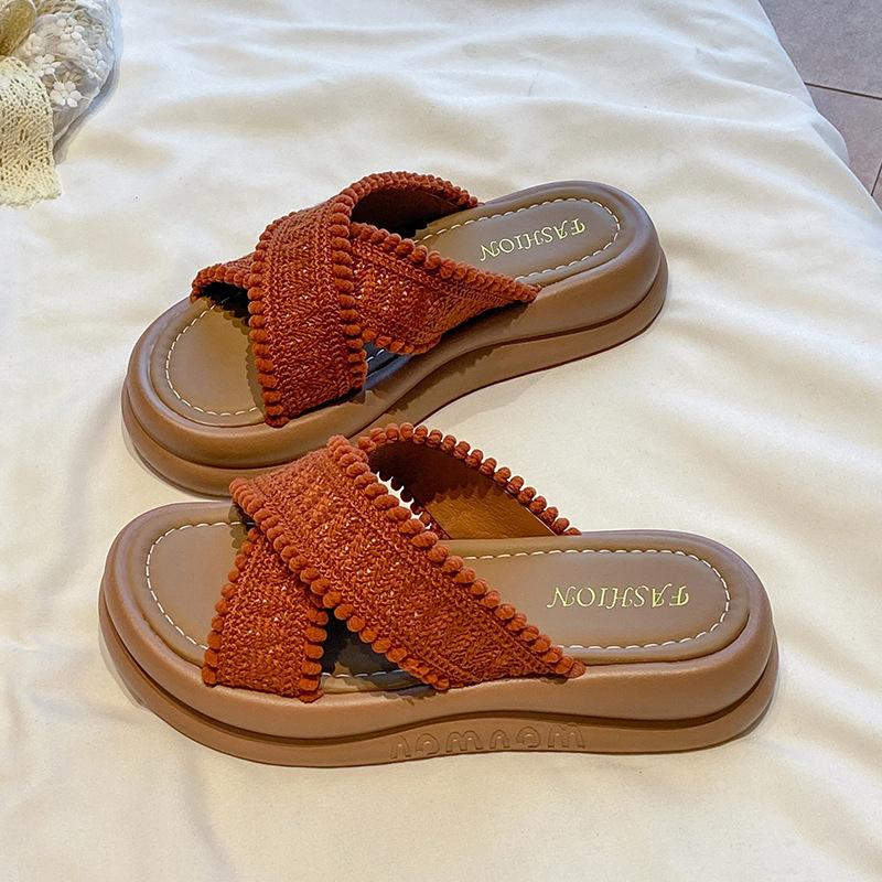 

2025 новый увеличивающий рост верхняя одежда дерьмо модные и удобные тапочки универсальные весна и лето ежегодное ощущение наступания на пляжные сандалии 40