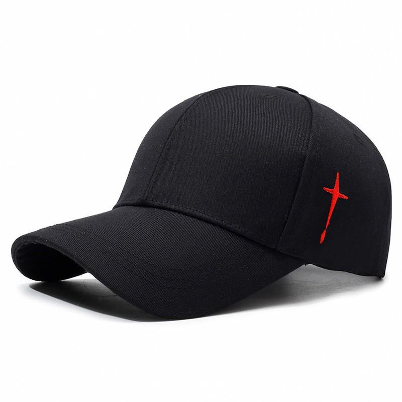Modna czapka baseballowa unisex w stylu koreańskim – haftowana, z daszkiem typu kaczuszka, do noszenia na co dzień i na zewnątrz.