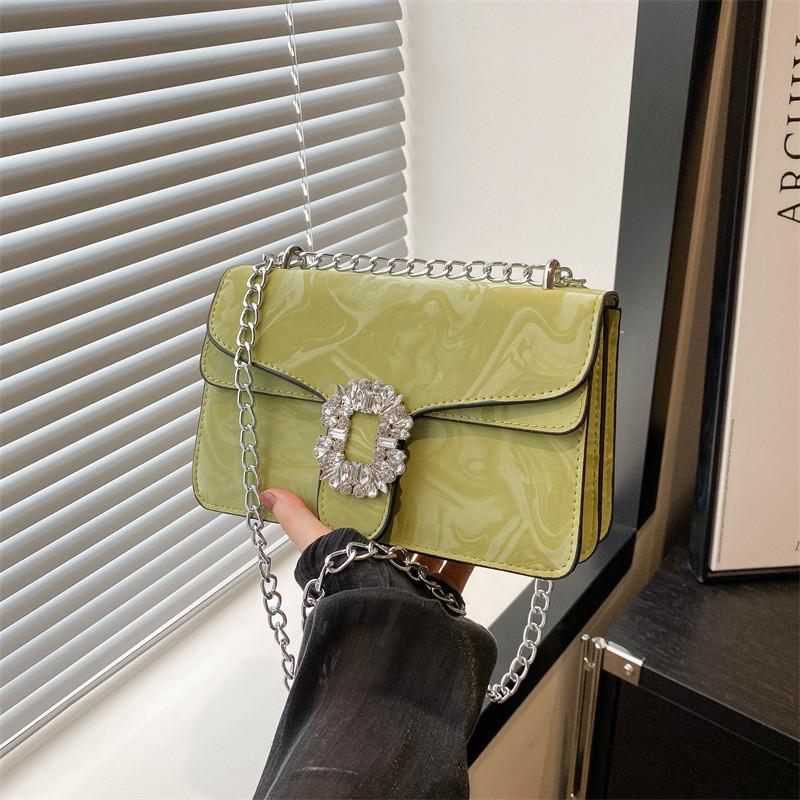 Fashionable 2024 New Summer Shoulder Bag Trendy Commuter Chain Crossbody Bag