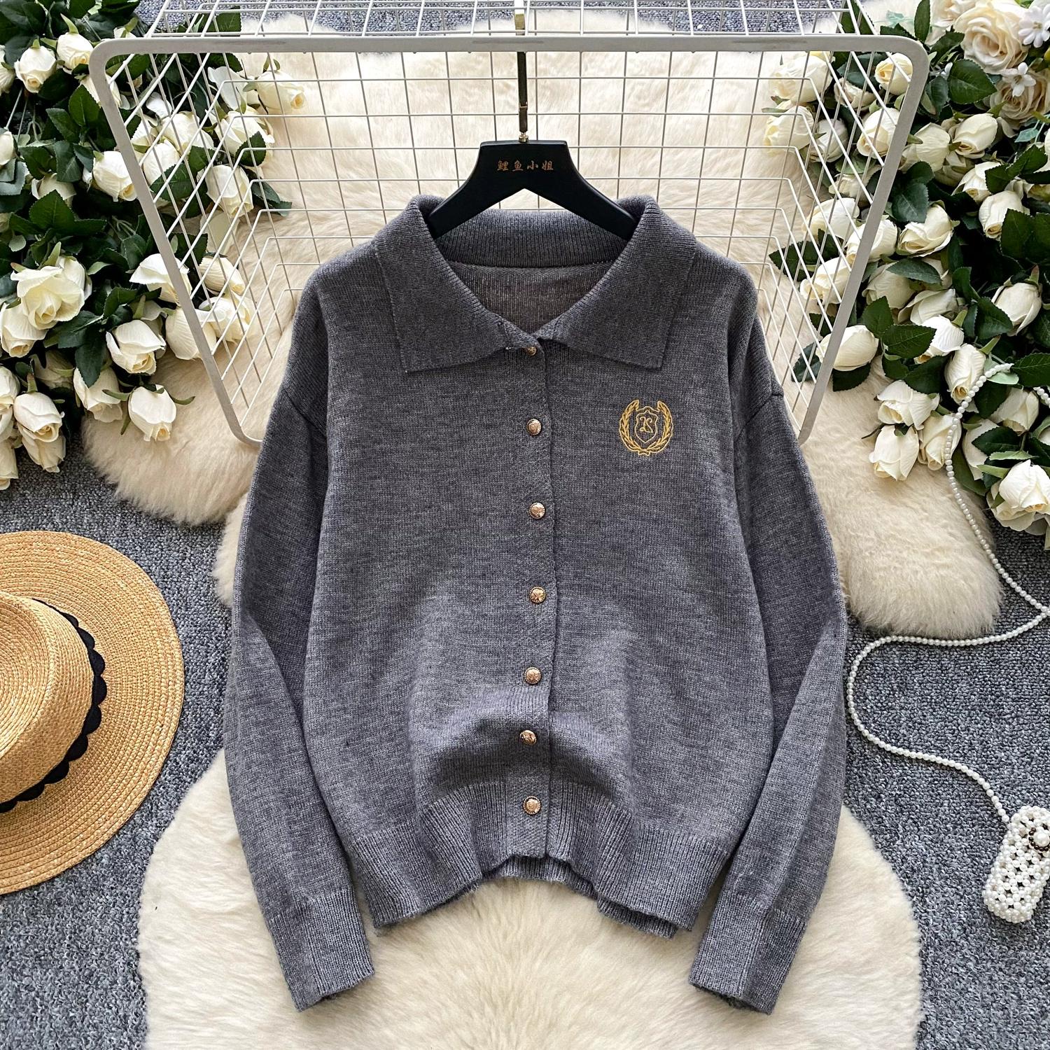 Весна Осень Женский Студенческий Стиль Поло Воротник Вышивка Вязаный Свитер Кардиганы Топы для Студента One Size серый 1980₽
