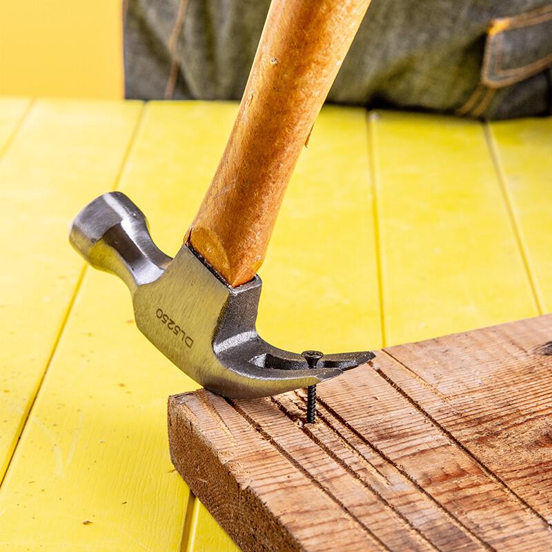 Deli Multi-Purpose Claw Hammer