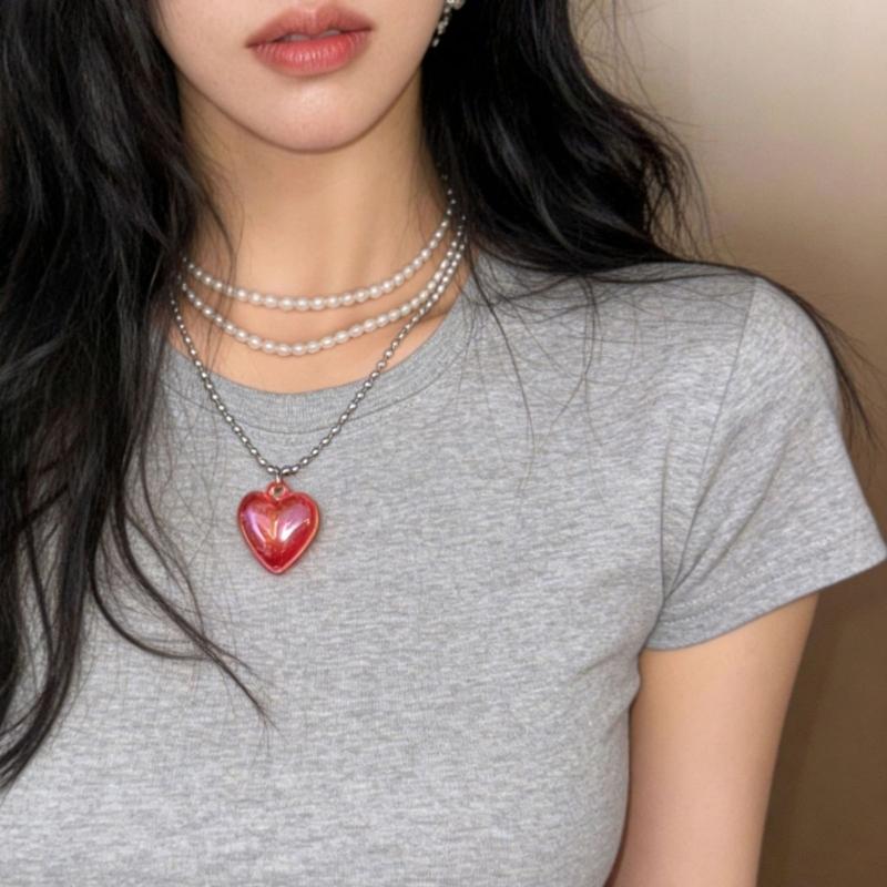 Trendy Titanium Steel Necklace With Sparkling Heart Pendant Clavicle Chain Perfect For Casual And Formal Outfits