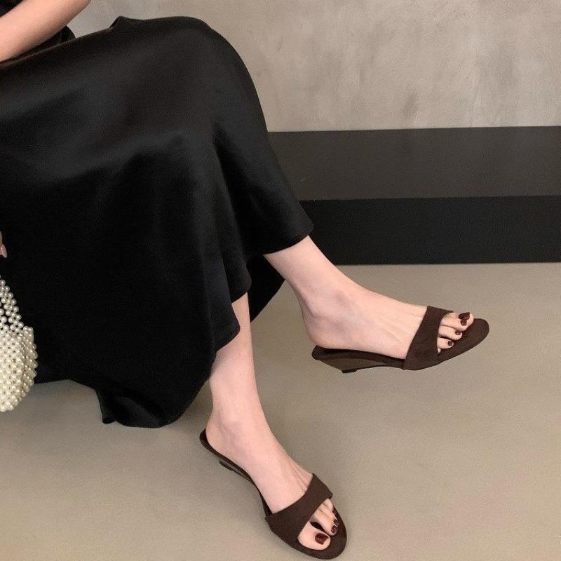 2025 Summer New Women Slipper Fashion Med Wedge Heel Slip on Slides Elegant Outdoor Dress Flip