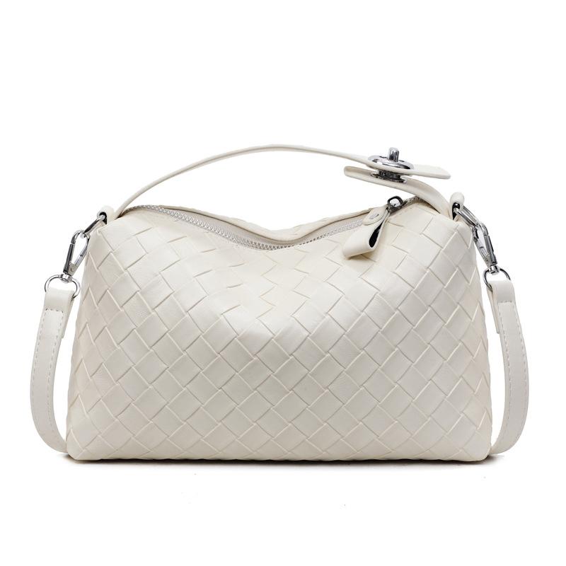 Niche Design Hand-woven Dumpling Bag Portable Pillow Bag Women's New Shoulder Messenger Bag