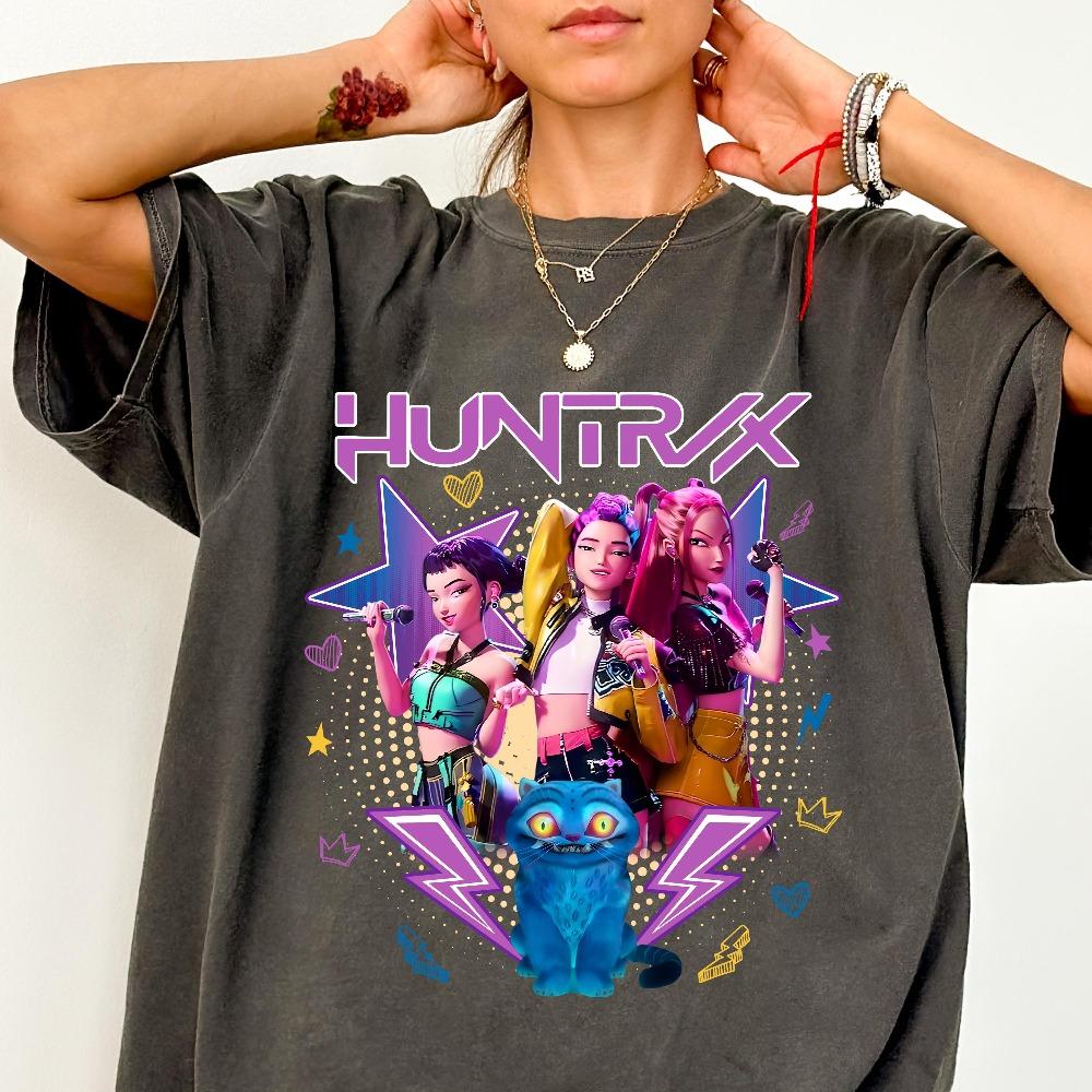 

Футболка Huntrix Футболка Demon Hunters Футболка Huntrix для девочек Футболка Mira Rumi Joey Мерч Demon Hunter Подарок для K-pop фаната Футболка по фильму XL