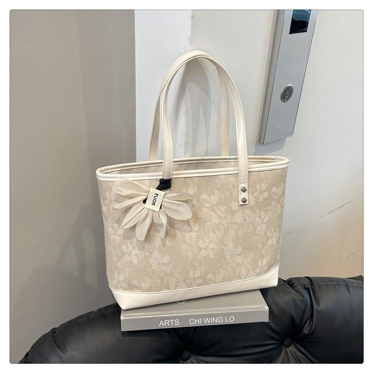 Casual Large-capacity Commuter Bag Women's New Embroidered Shoulder Bag Fashionable Portable Tote Bag