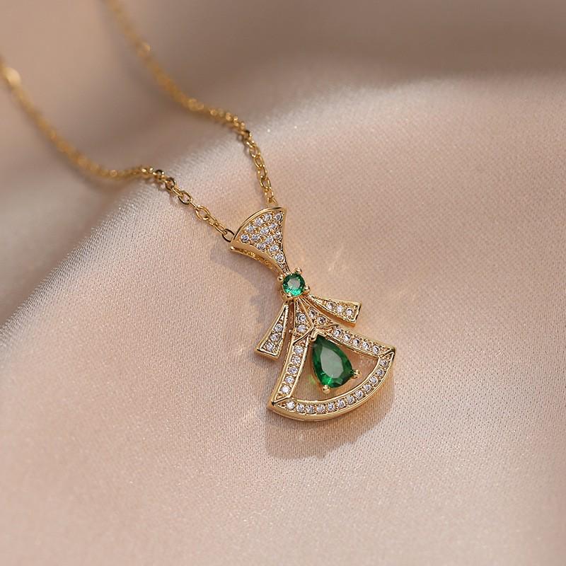 Women's Fashion Heart Pendant Necklace - Elegant, Simple Design, Versatile Clavicle Chain Jewelry