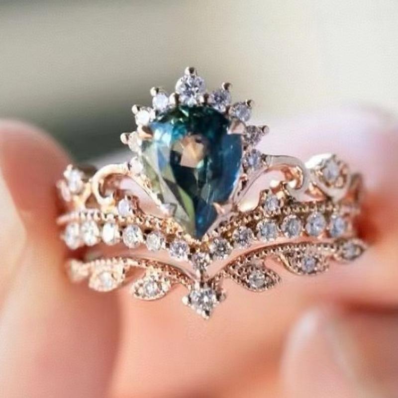 Bright Light Luxury Princess Crown Rose Gold Ring, European and American Jewelry Inlaid with Water Drop Colored Diamond Ring for Women