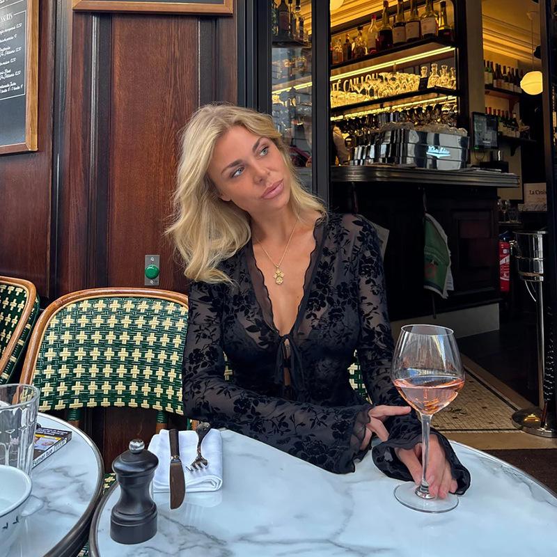 Damen Sexy Chiffonbluse - Durchsichtig, Schlankmachend, Rüschenglockenärmel