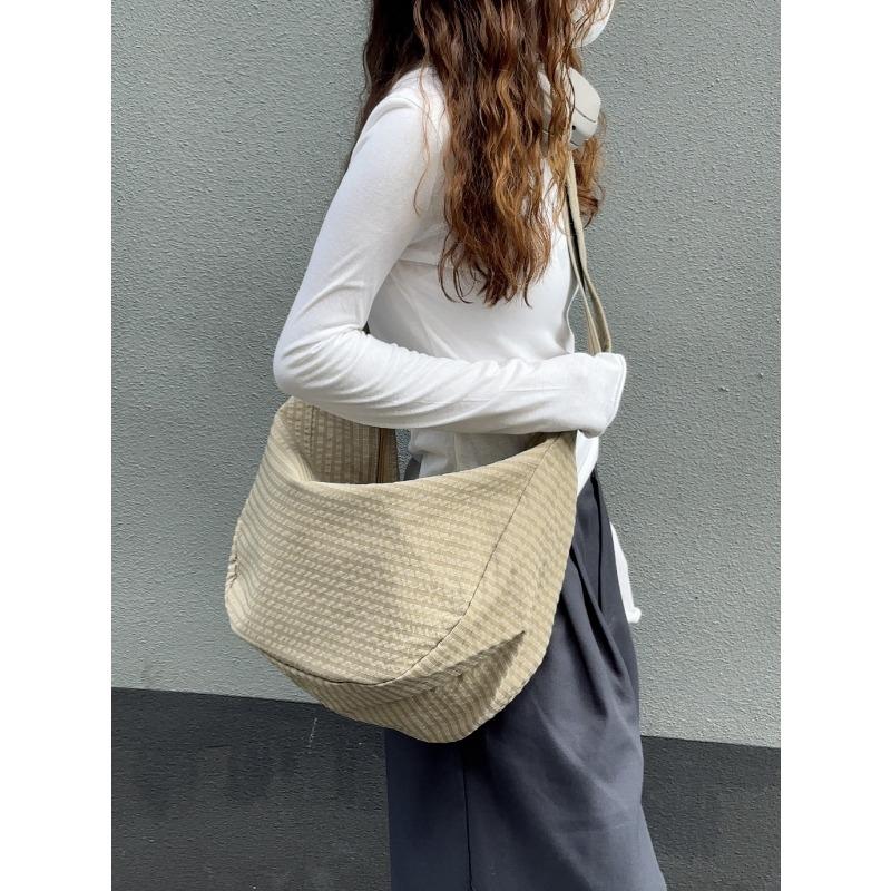 Crossbody Bag Large-capacity Single-shoulder Bag for Commuting Computer Bag Sports and Fitness Class Bag