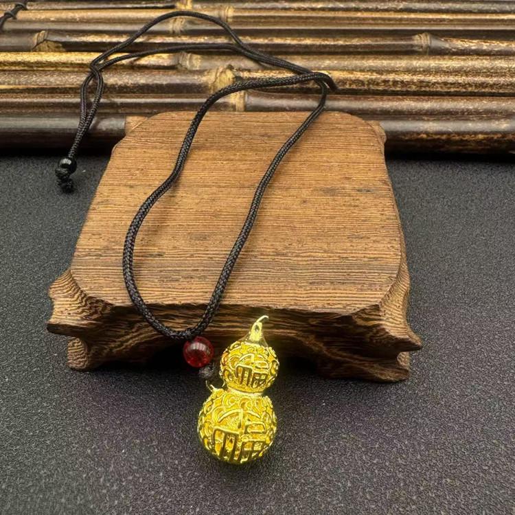 Vietnamesischer Sandgold Buddha Anhänger: Vergoldetes Maitreya Flammen Design