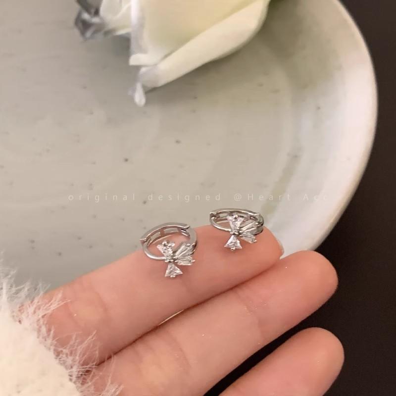 Female Fashion Sweet and Fresh Bow Earrings