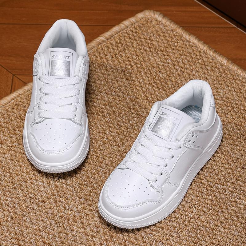 Children's little white shoes board shoes 2025 autumn new leather waterproof and non-slip middle-aged and older children's campus versatile casual bo