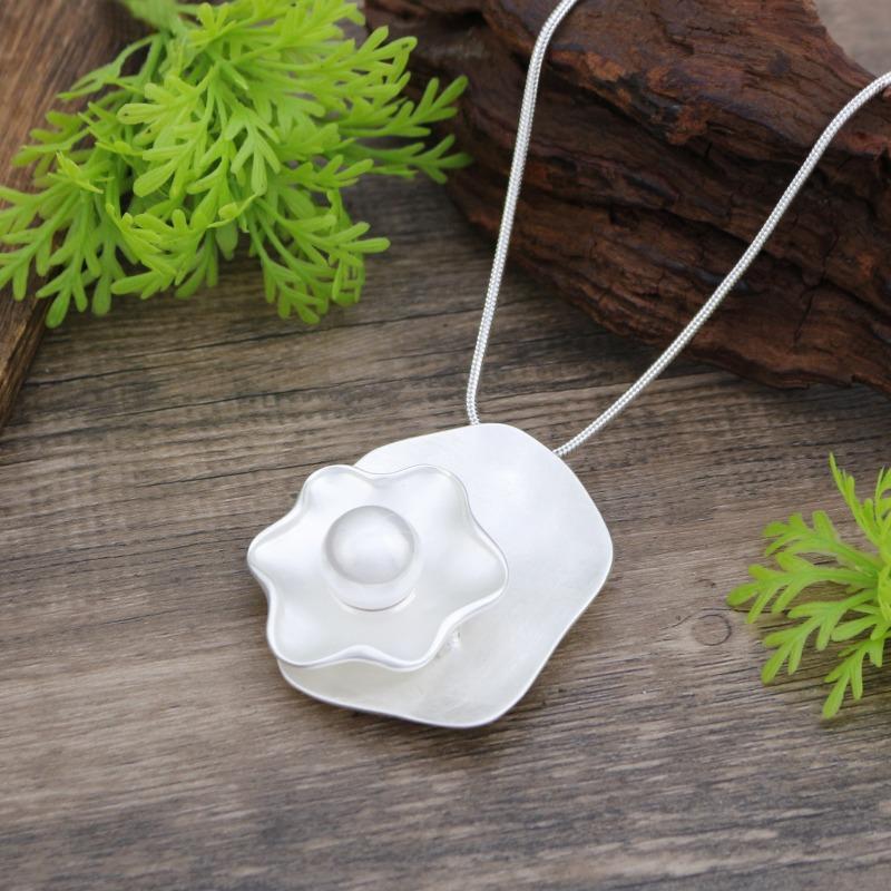 

Новый матовый геометрический цветок длинная подвеска, женское преувеличенное брашированное цветочное инкрустированное высококлассное длинное ожерелье