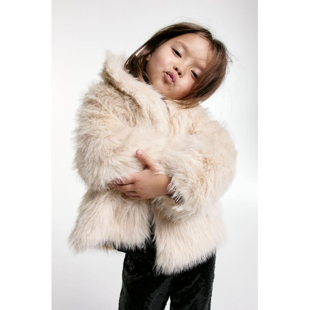 

Куртка HM лохматая светло-бежевая