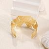 Popular European and American gold jewelry beating pattern heavy industry does not fade simple irregular C-shaped opening bracelet