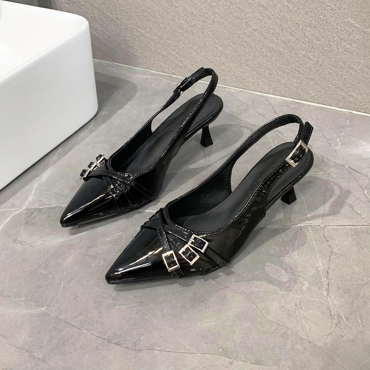

Модные новые туфли на высоком каблуке с острым носком и неглубоким горлышком, летние пикантные элегантные женские туфли на шпильке с пряжкой, украшенные пряжкой.:603 34