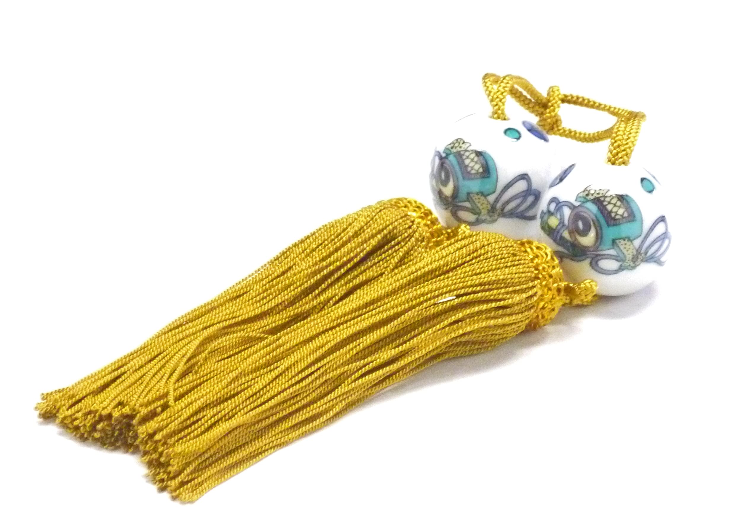 

Хякукаэн Кутани Стильный колокольчик для подвешивания Свитки с маленьким шаром Утидэ, Кодзути,