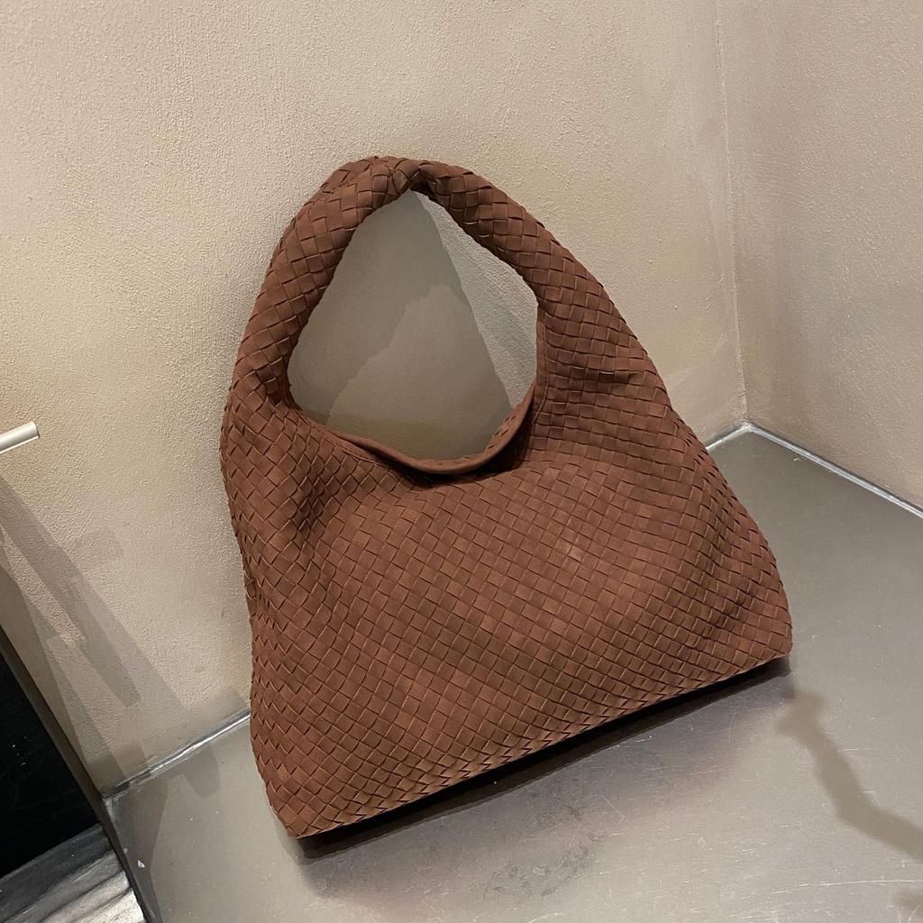 2025 Fall/Winter New Fashionable Women's Handbag, Niche High-End Woven Bag, Large Capacity Shoulder and Underarm Tote Bag