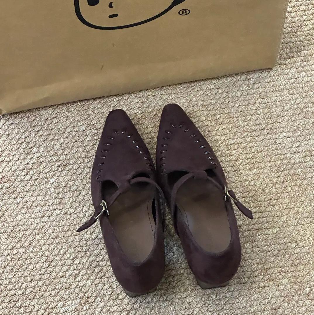 

Ретро туфли Мэри Джейн с острым носком женские 2025 осень новые универсальные мягкая подошва замша низкий каблук остроносые одинарные туфли ленивые туфли 39 коричневый