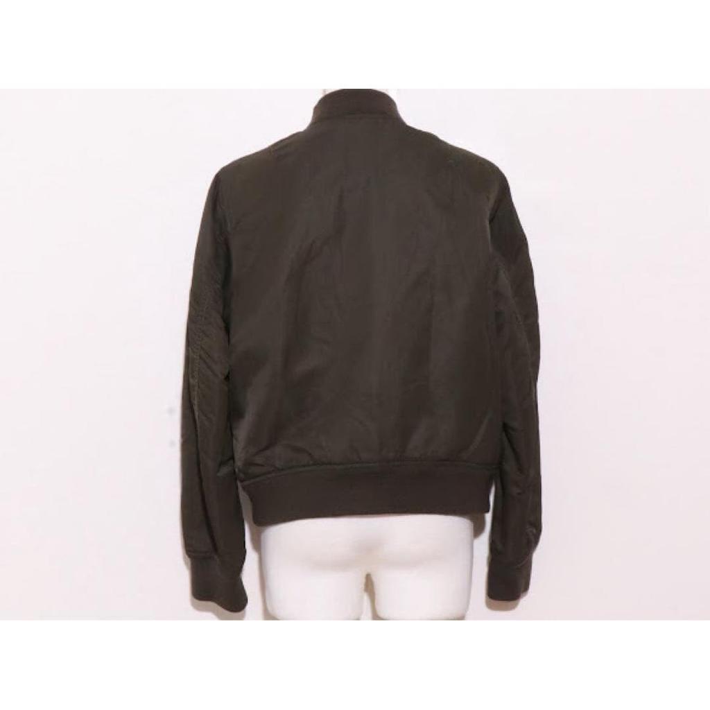 Used Excellent Condition UNIQLO Outerwear, Padded with Ribbed Trim, Zip Closure, Simple Design, Blouson.